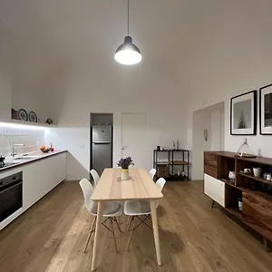 https://la-finestra-su-chiaia.hotels-amalfi.com